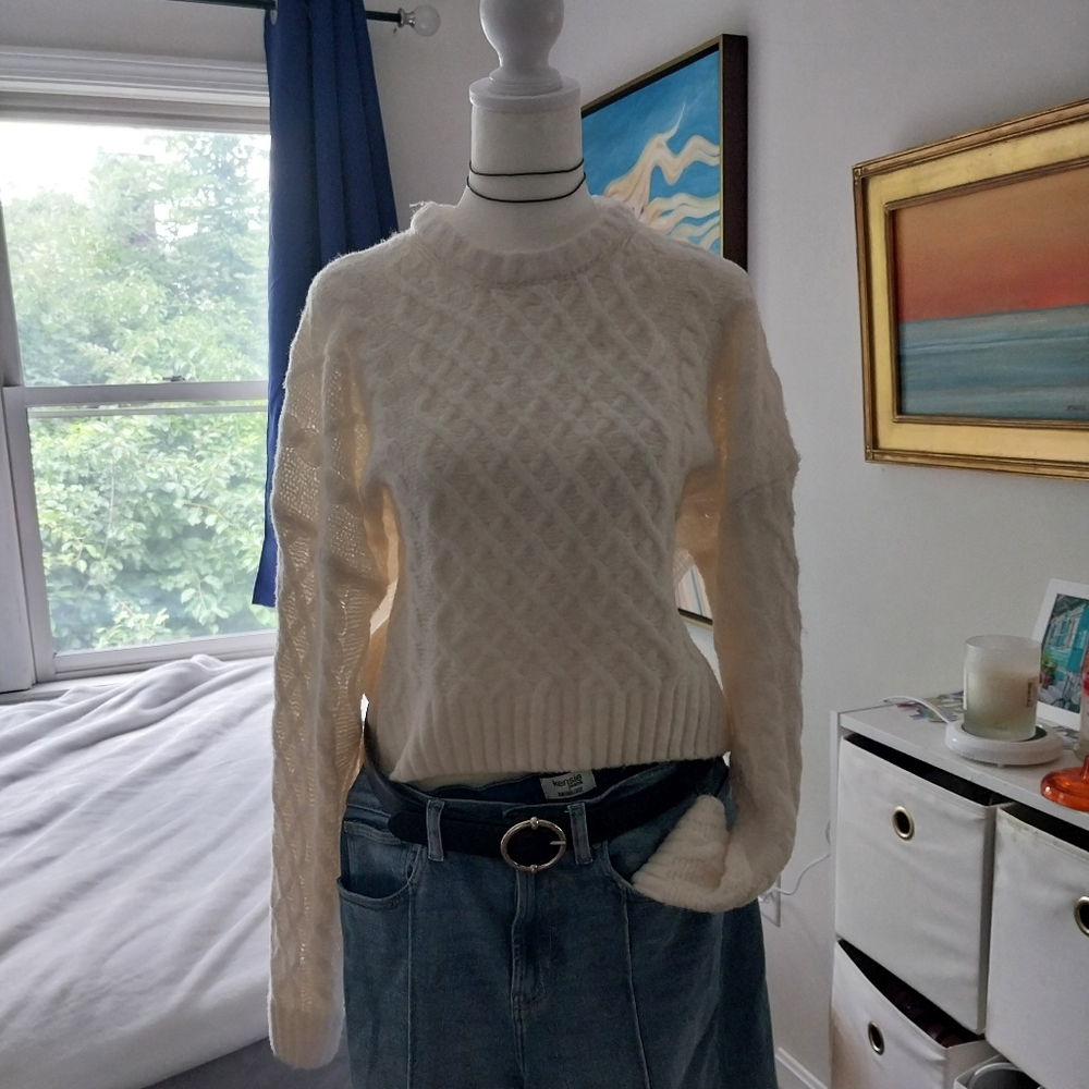 Cream Colored, Size M Cozy Cable-knit Sweater